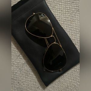 RAYBAN AVIATOR CLASSIC- GREAT CONDITION!